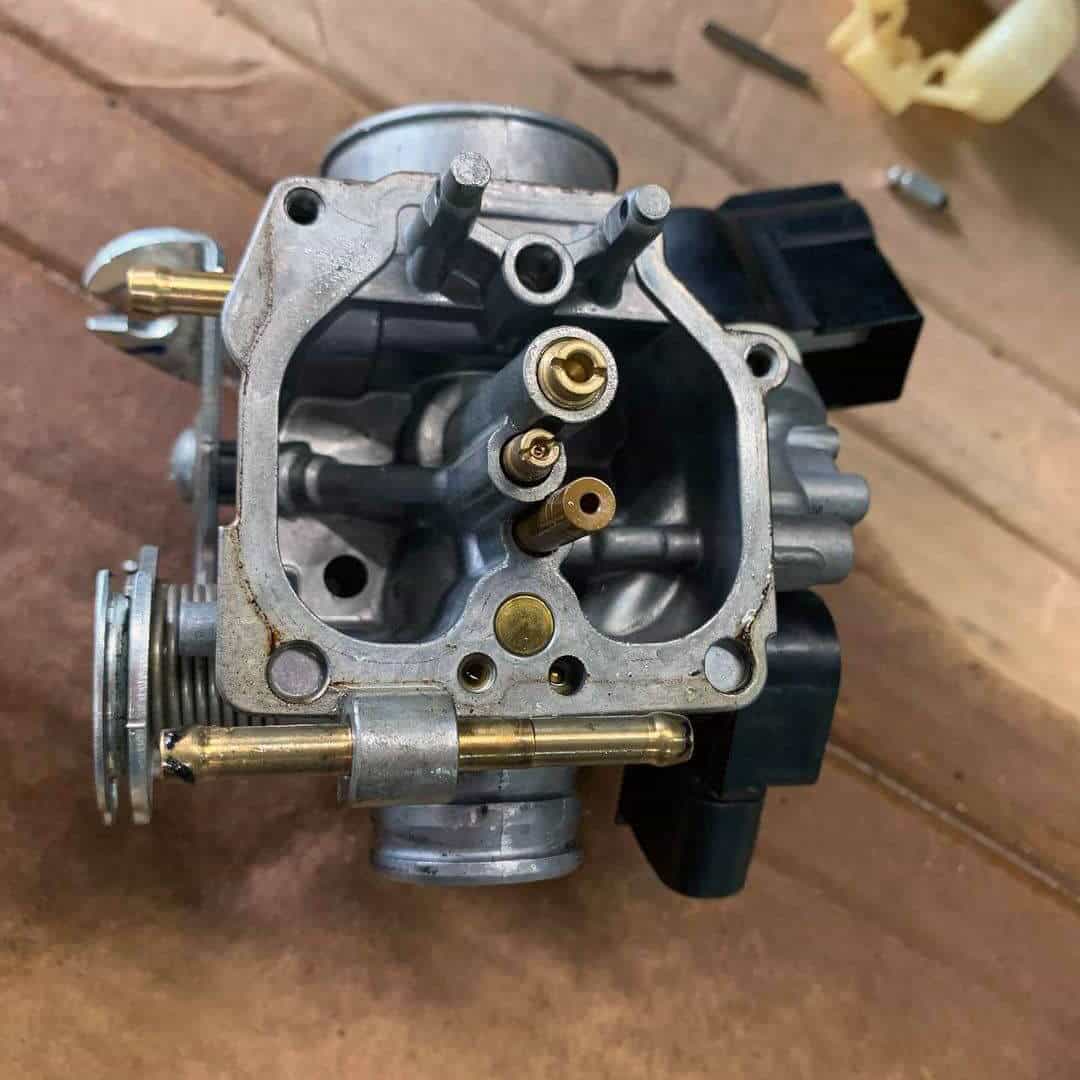 how to clean a generator carburetor without removing it