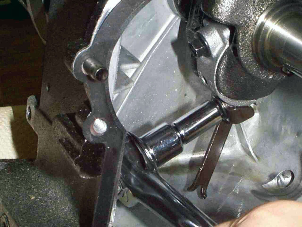 piston and connecting rod removal