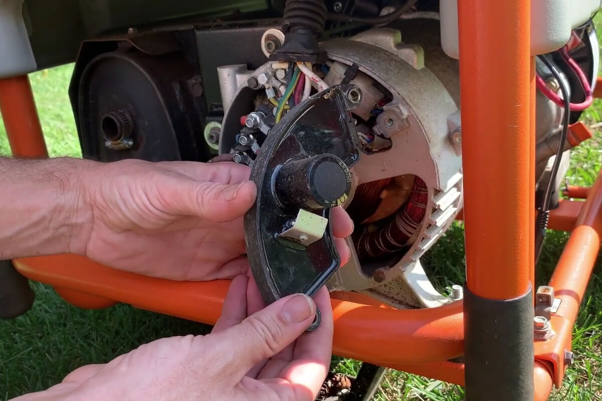 how-to-adjust-generator-voltage-with-AVR